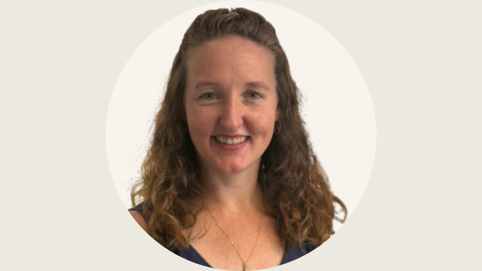 Headshot of Dr Caitlin Scott